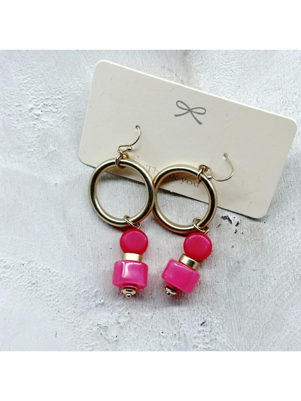 521mc. Goldtone Hot Pink Earrings